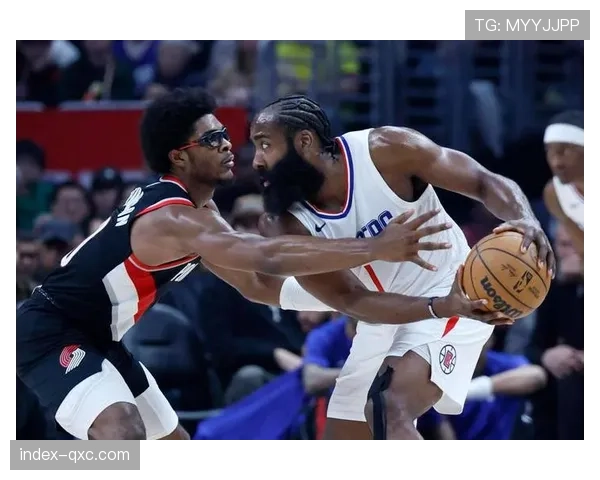 伦纳德半场15分助快船领先20分 国王主力低迷状态难以突破